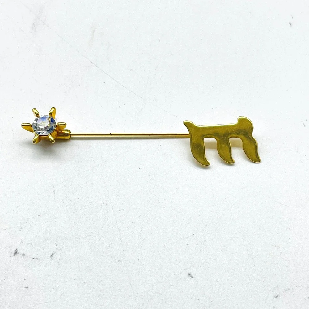 Vintage Letter E Stick Pin Gold Tone Clear Rhinestone Flower Initial Lapel